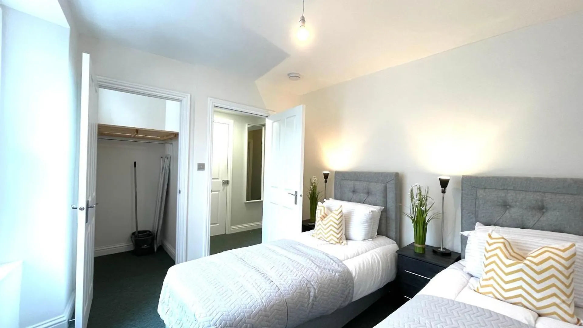 2 Bedroom Apartments Stopoverz Bristol 0*,  Velká Británie