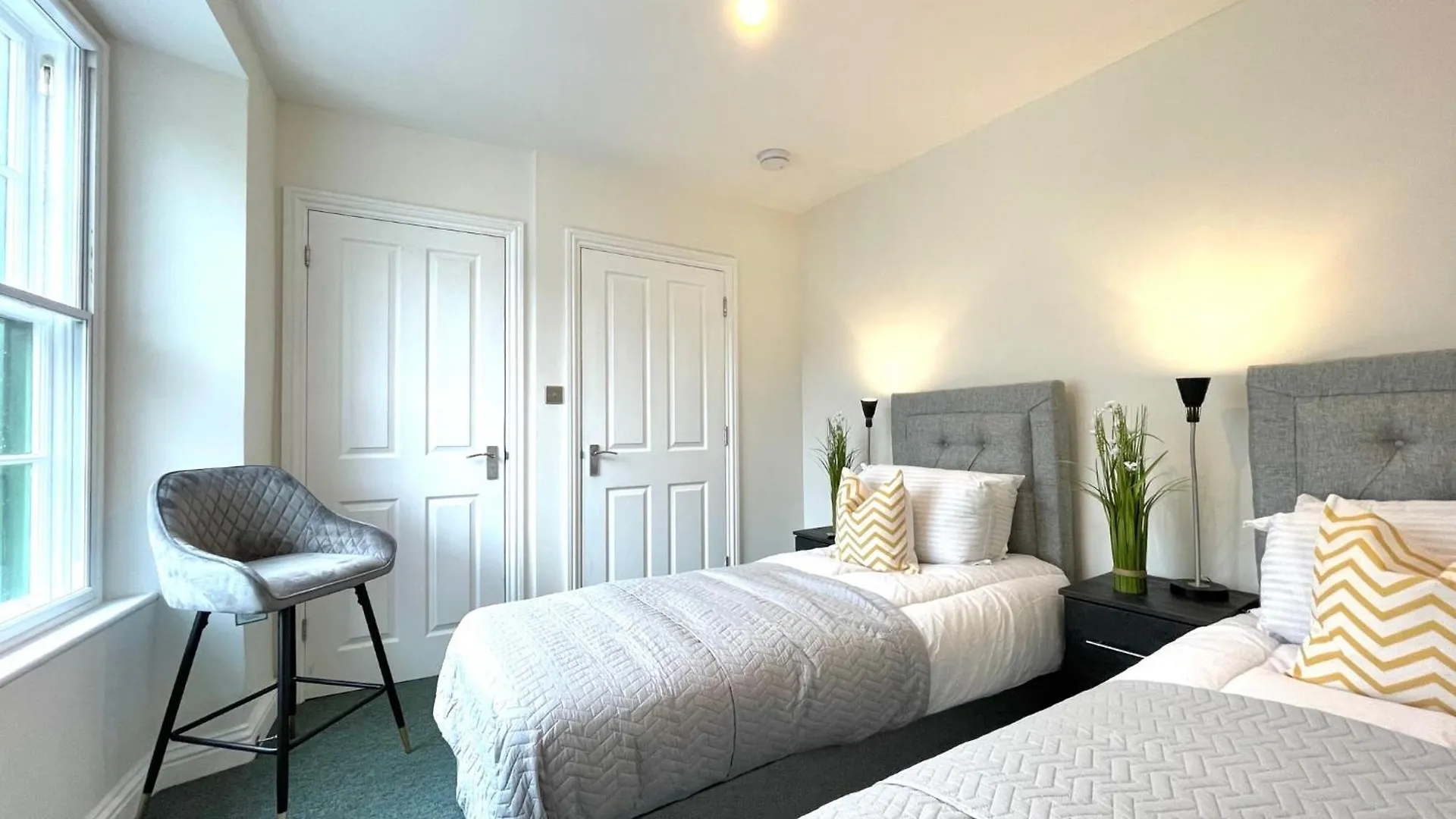 2 Bedroom Apartments Stopoverz Bristol