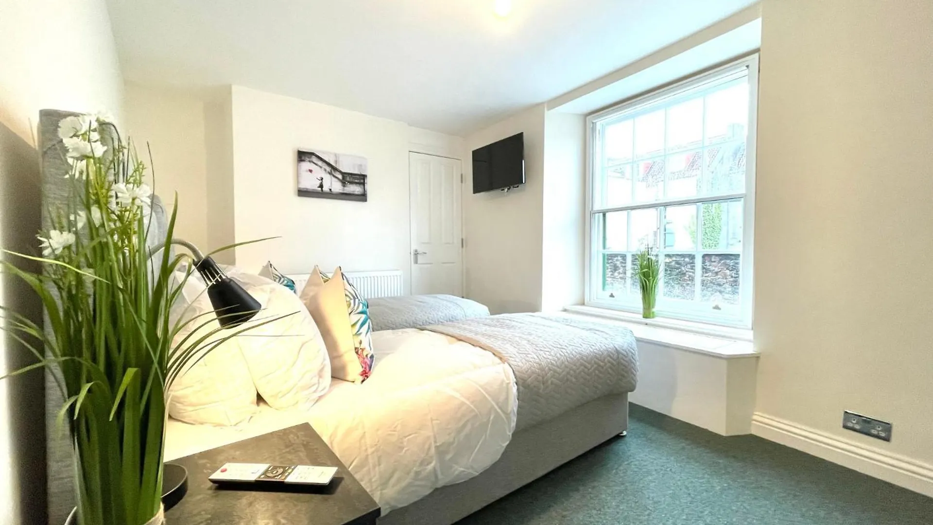 2 Bedroom Apartments Stopoverz Bristol
