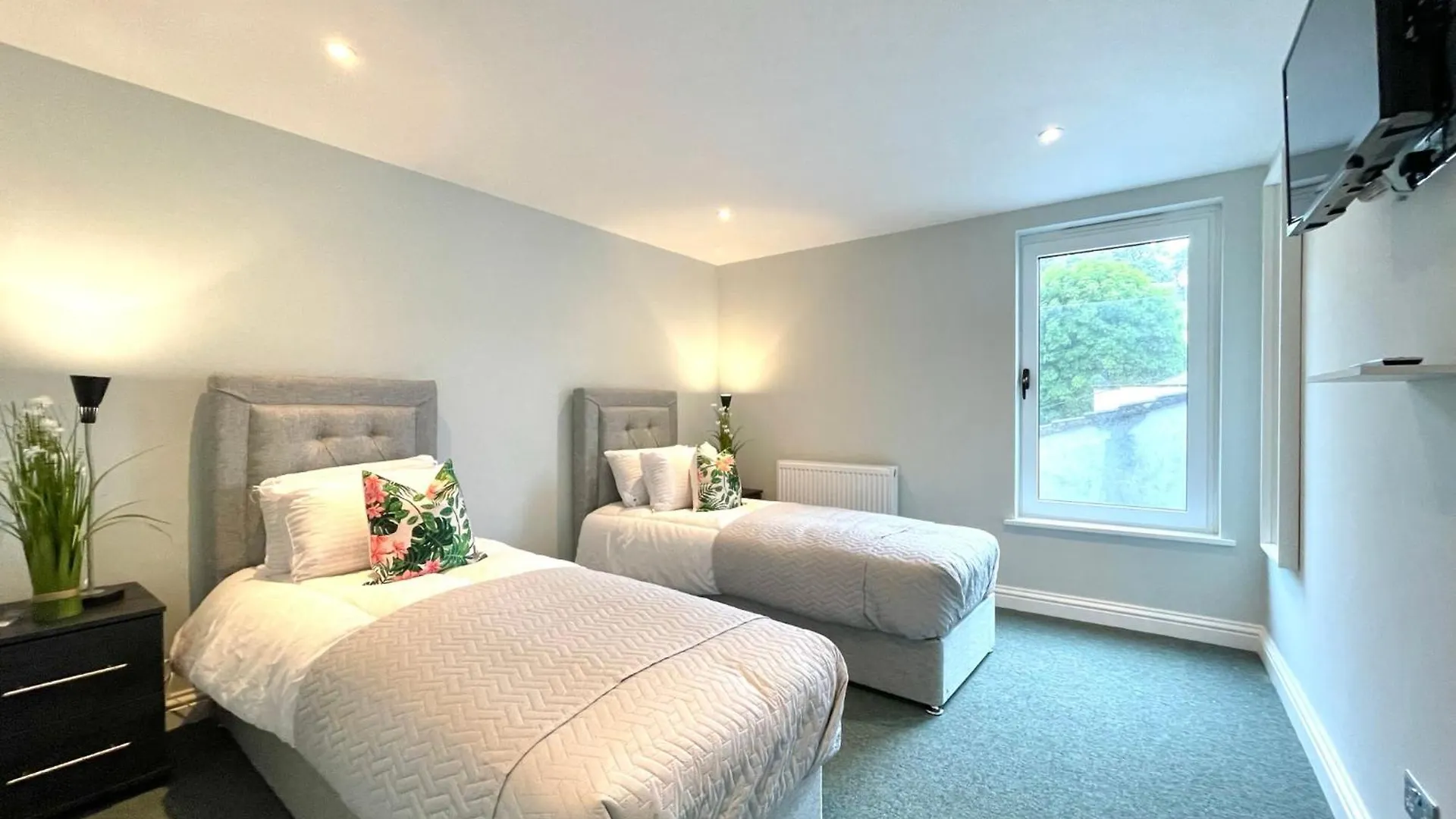 2 Bedroom Apartments Stopoverz Bristol 0*,  United Kingdom