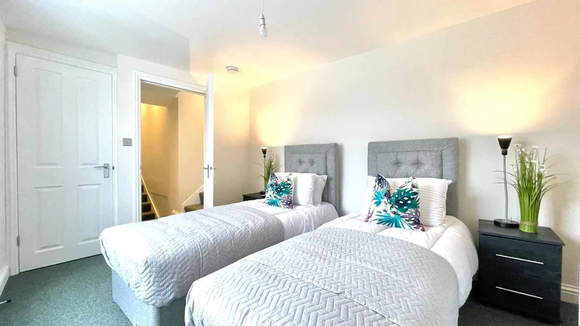 2 Bedroom Apartments Stopoverz Bristol