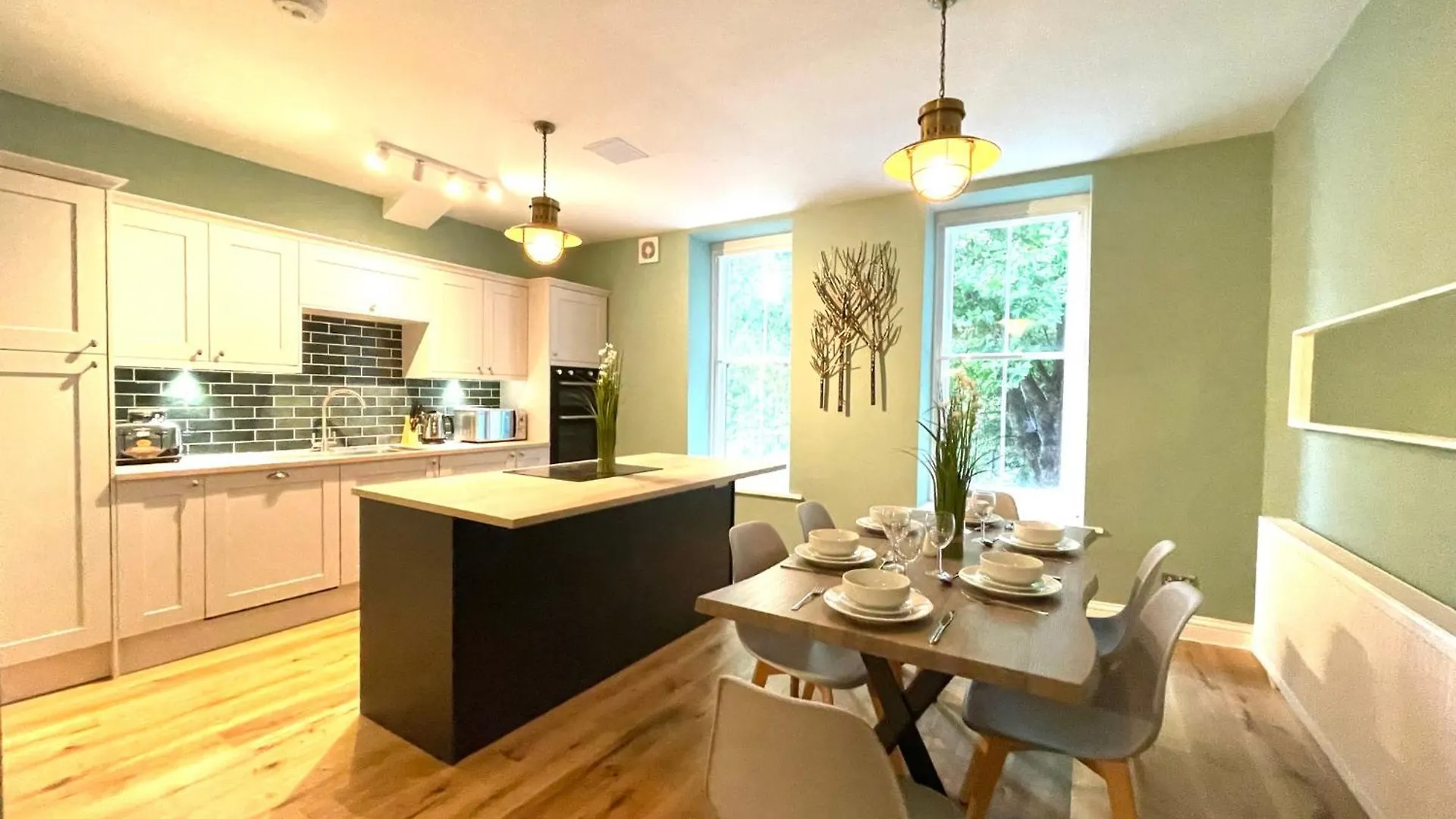 2 Bedroom Apartments Stopoverz Bristol United Kingdom