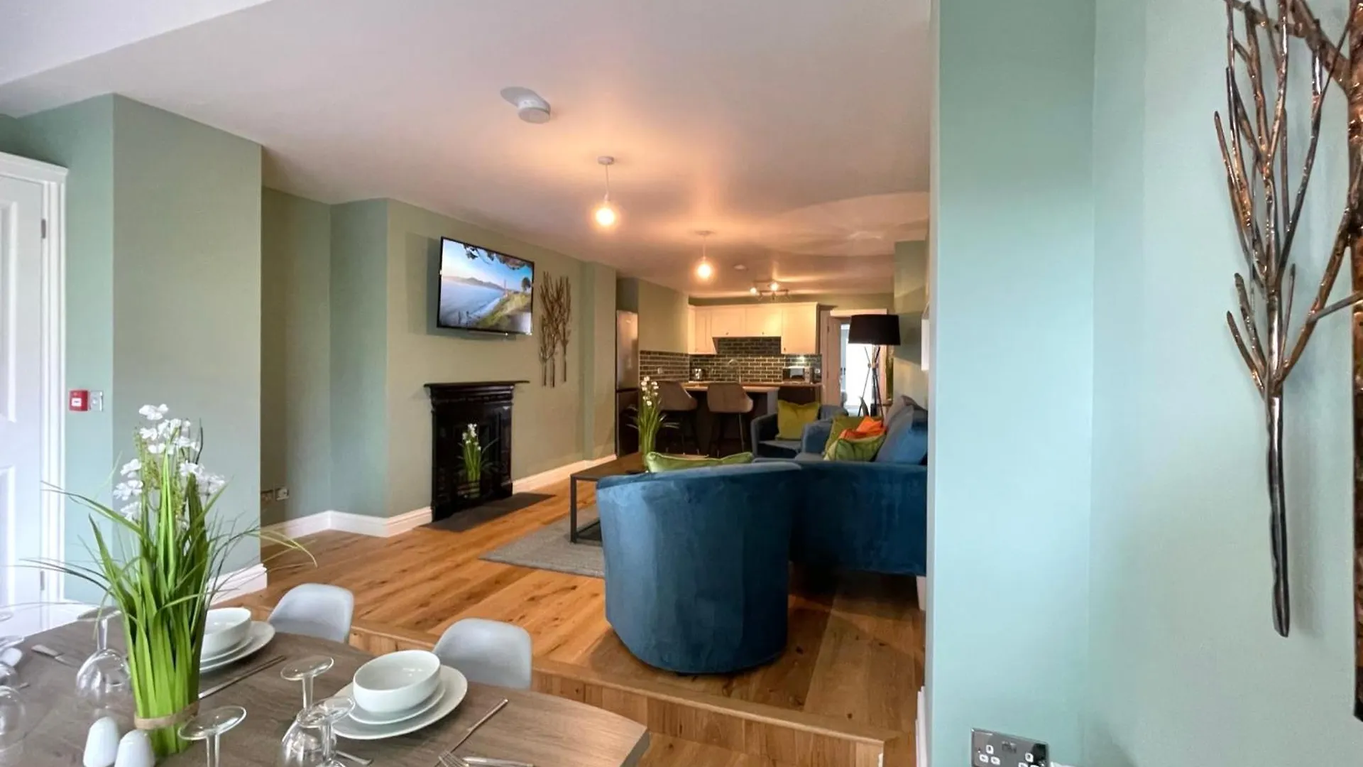 2 Bedroom Apartments Stopoverz Bristol United Kingdom