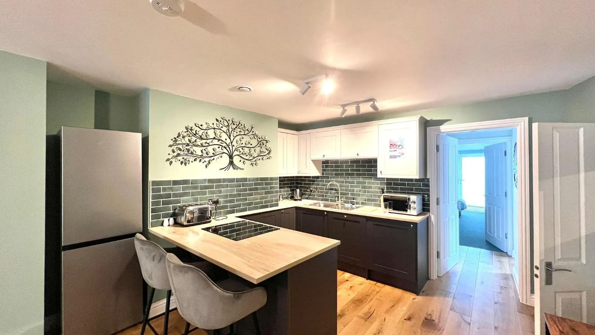 2 Bedroom Apartments Stopoverz Bristol
