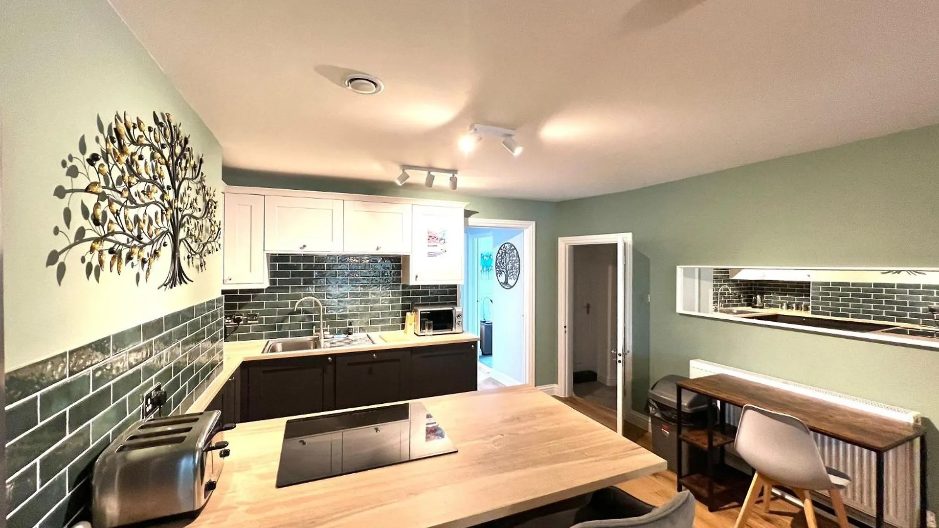 2 Bedroom Apartments Stopoverz Bristol United Kingdom