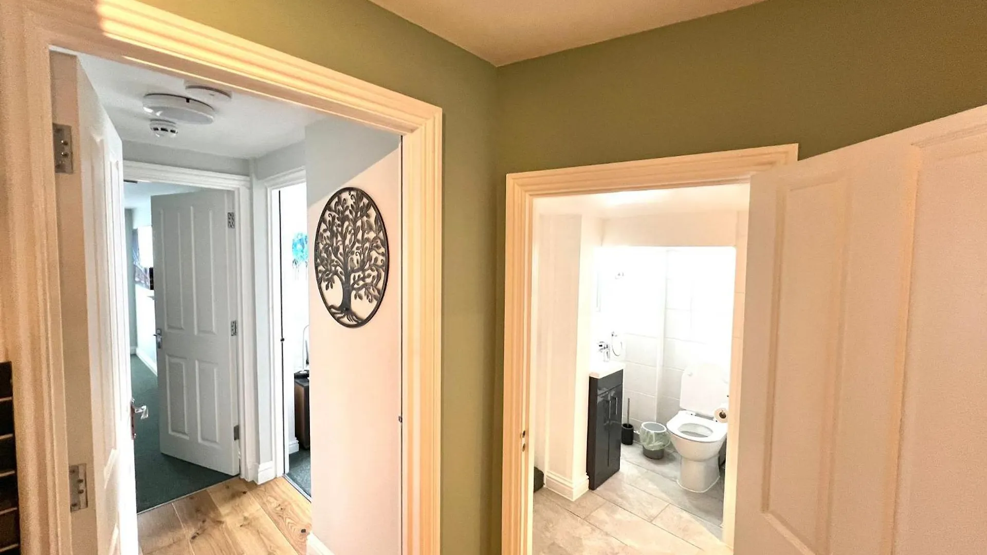 2 Bedroom Apartments Stopoverz Bristol United Kingdom